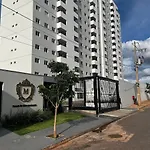 Ape Completo Com Cozinha E Sala Confortavel